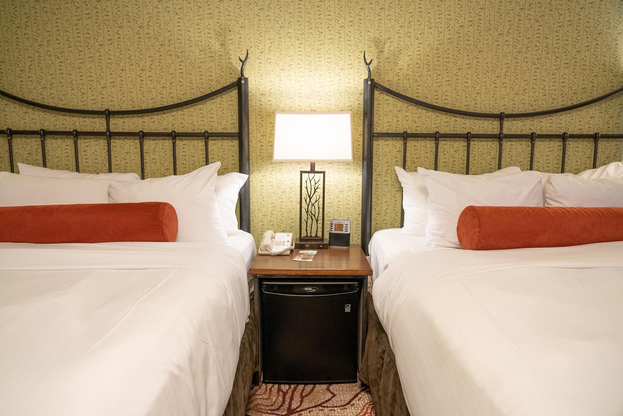 บานฟ์ คาริบู ลอดจ์แอนด์สปา Hotel แบมฟ์ ภายนอก รูปภาพ